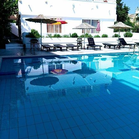 Saint Konstantin Beach Apartments Stegna Bagian luar foto
