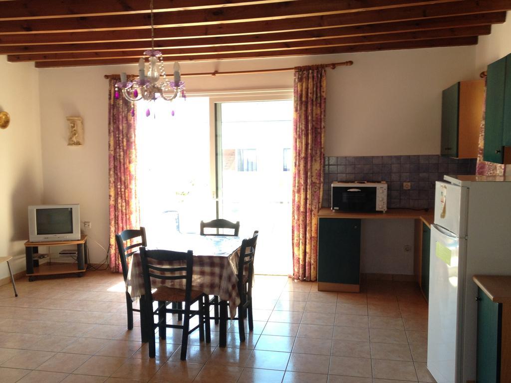 Saint Konstantin Beach Apartments Stegna Ruang foto