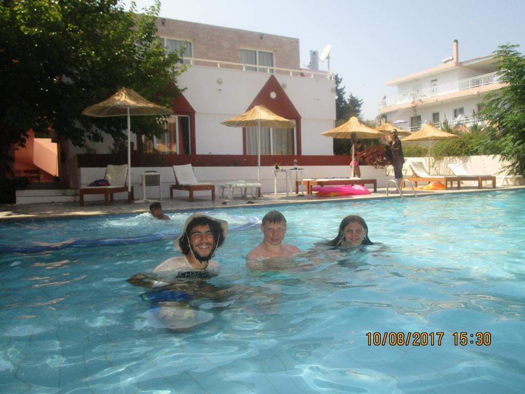 Saint Konstantin Beach Apartments Stegna Bagian luar foto